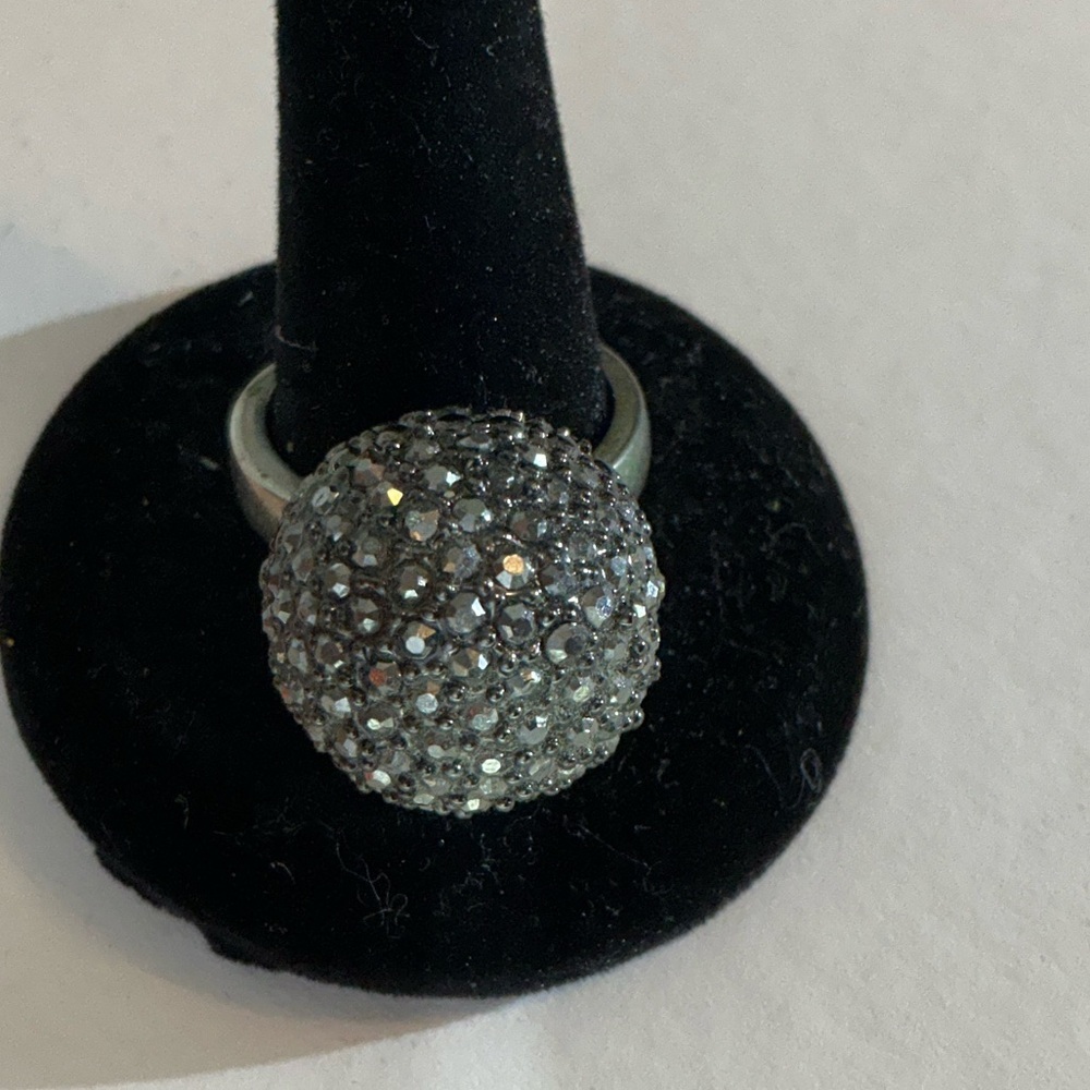 Elegant Silver Black Crystal Ball Ring Size 7